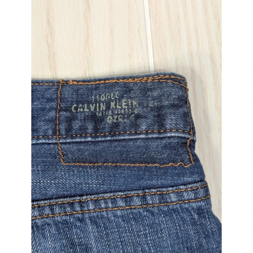 Calvin Klein Jeans Men's Blue 40x32 Straight Leg Cotton Denim small bleach spot